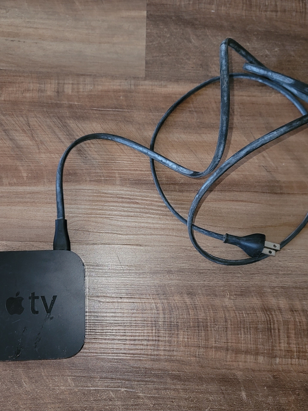 Apple TV (2nd Generation) A1378 Media Streamer + Cable